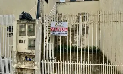 Casa com 2 quartos à venda na Rua Guatambu, 891, Roma, Volta Redonda
