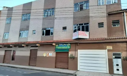 VENDE-SE PRÉDIO COM 2 APARTAMENTOS E MAIS 6 LOJAS NO BAIRRO VOLTA GRENDE- VOLTA REDONDA - VG1050