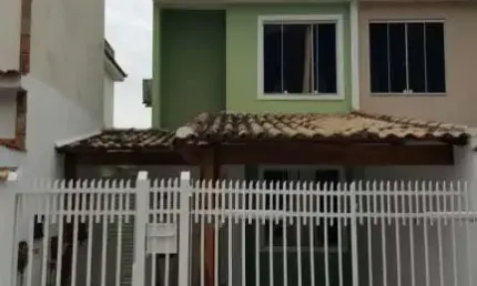 CASA A VENDA COM 2 QUARTO, SENDO 1 SUITE NO BAIRRO DE FÁTIMA - BF139