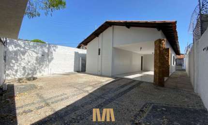 Casa com 03 Quartos e 500m² de área total á Venda - Bairro Morada do Sol
