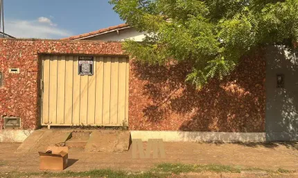 Casa Geminada com 03 Quartos à Venda no Centro de Teresina