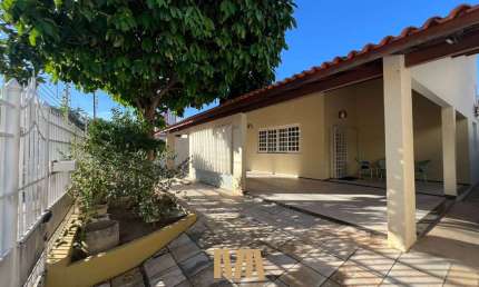 Casa com 340m² 04 Quartos e Escritório a Venda no Jóquei