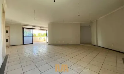 Apartamento 03 Suítes com 200m² à Venda prox. a Av. Homero