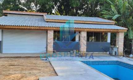 Linda Casa de Campo - EM FINALIZAÇÃO DE CONSTRUÇÃO - Com Piscina em L 7X3 com Prainha 2x2 - Mairinqui/SP