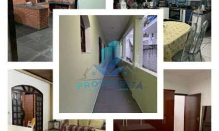 Excelente Casa de Rua com 03 Dormitórios sendo 01 Suíte com hidromassagem (Locação Comercial e Residencial) -  Bairro Santo Antônio do Portão - Cotia/SP