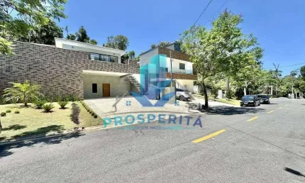 OPORTUNIDADE Casa térrea -  3stes,  piscina aquecida! Rua do Shopping Granja Viana!