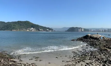Kitnet Reformada em Frente à Praia - Oportunidade Imperdível!
