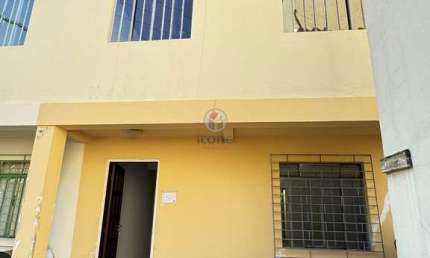 Casa com 3 quartos para alugar na Rua Vieira Fazenda, 1474 C, Portão, Curitiba, 65 m2 por R$ 2.000