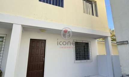 Casa com 3 quartos para alugar na Rua Vieira Fazenda, 1474 C, Portão, Curitiba, 65 m2 por R$ 2.000