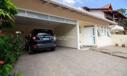 Casa com 4 quartos em Santa Mônica - Florianópolis - SC