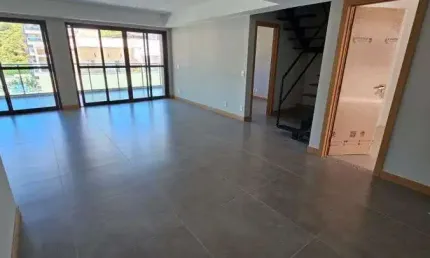 Duplex para venda possui 270 metros quadrados com 4 quartos em Botafogo - Rio de Janeiro - RJ