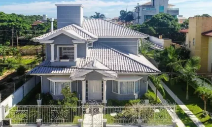 Casa com 4 quartos à venda na Rua dos Tubarões, 372, Ingleses do Rio Vermelho, Florianópolis por R$ 2.325.000