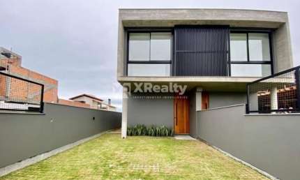 Casa com 3 quartos à venda na Rua Jardim 600, 33, Campeche, Florianópolis por R$ 1.750.000
