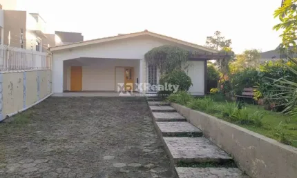 Casa com 2 quartos à venda na Rua Manoel Pedro Vieira, 5691, Morro das Pedras, Florianópolis por R$ 2.330.000
