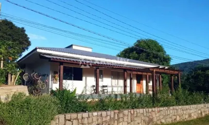 Casa com 3 quartos à venda na servidão waldomiro pereira carpes, 135, ribeirão da ilha, florianópolis por r$ 870.000