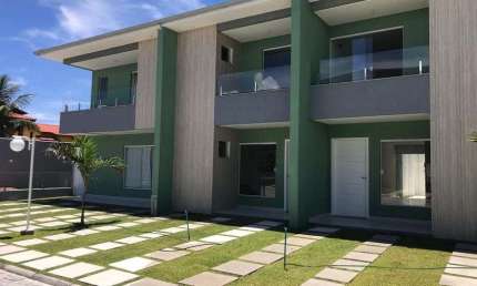 Casa duplex de condomínio, duas suítes, a 500 m da praia