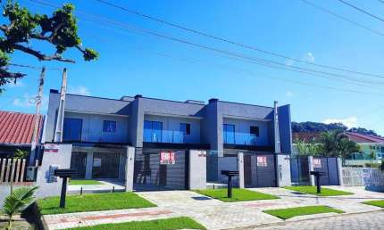 Sobrado para Venda em Guaratuba, Centro, 3 dormitórios, 1 suíte, 2 banheiros, 2 vagas
