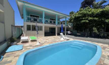 Casa para Temporada em Guaratuba, Estoril, 4 dormitórios, 2 suítes, 2 banheiros, 3 vagas