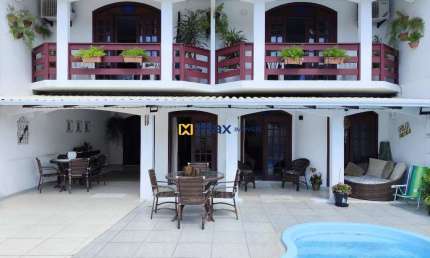 Ampla casa, 5 quartos sendo 1 suíte master à venda no bairro Fazenda em Itajaí