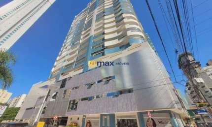 Venda apartamento quadra mar com 2 quartos sendo 1 suíte, sacada ampla com churrasqueira carvão e 1 vaga privativa - Centro Balneário Camboriú