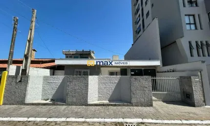 Venda: casa quadra mar, terreno 295m² - centro - navegantes