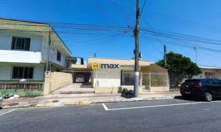 Casa com 178m² em ótima localização no Centro de Balneário Camboriú