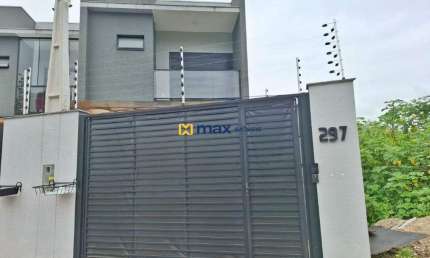 Venda: Sobrado com 3 suítes, piscina privativa e garagem para 2 carros, Rio Pequeno em Camboriú
