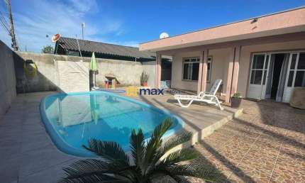 Venda: Casa 03 dormitórios com piscina Centro Navegantes SC