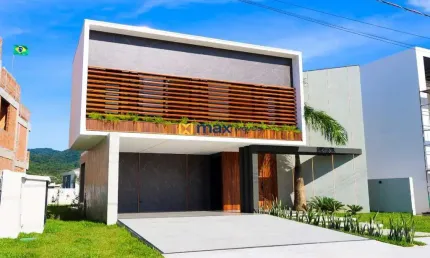 Excelente casa ampla, alto padrão com 3 suítes (1 master), Santa Regina, Camboriú