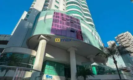 Venda: apartamento com 3 quartos, móveis planejados e 2 vagas. centro de balneário camboriú