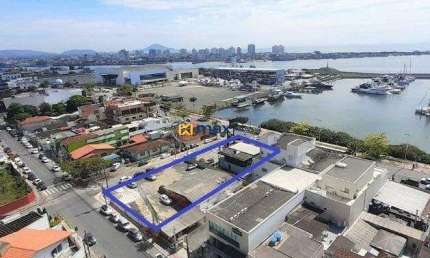Excelente terreno com 1.748,93 m² localizado na Beira Rio, Itajaí
