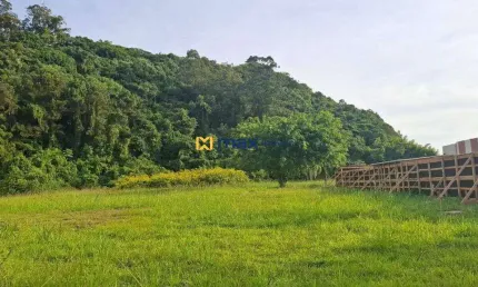 Excelente terreno com frente para Rua Uruguai. Bairro Centro, Itajaí