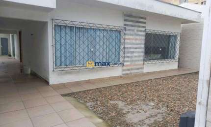 Casa ampla à venda, 3 quartos (1 suíte), área de festas com piscina, São João