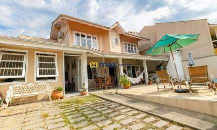 Excelente casa ampla, 4 dormitórios (1 suíte) à venda, Dom Bosco, Itajaí