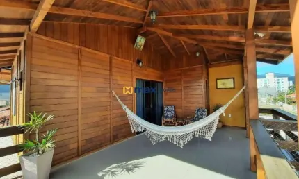 Venda: Sobrado Duplex com 3 quartos e piscina privativa no Centro - Camboriú
