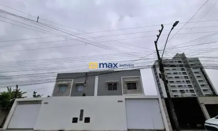 Excelente sobrado á venda com 3 dormitórios (1 suíte), São Vicente, Itajaí