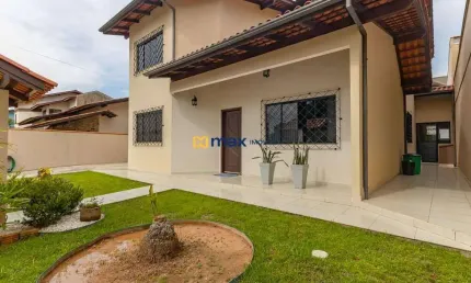 Casa ampla, 3 dormitórios (1 suíte máster), Dom Bosco, Itajaí
