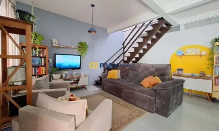 Amplo Sobrado + Sala Comercial e Casa Residencial no bairro São Vicente em Itajaí
