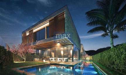 Venda: Casa 4 suítes, piscina privativa. Estaleiro - Balneário Camboriú
