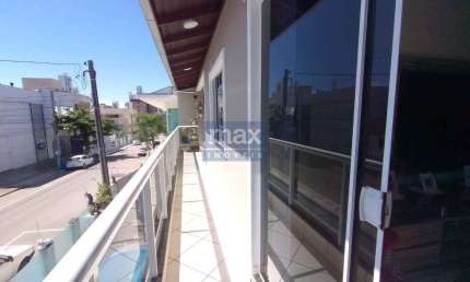 Casa com 8 dormitórios. Nações - Balneário Camboriú.