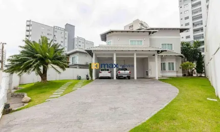 Venda: Ampla casa semi mobiliada com 2 dormitórios + 2 suítes e piscina