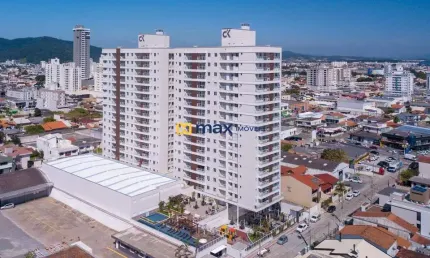 Apartamento semi mobiliado com 2 quartos (1 suíte) à venda no bairro são joão em itajaí