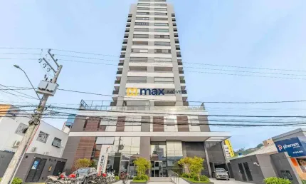 Excelente apartamento semi mobiliado com 3 quartos (1 suíte) à venda no bairro no Centro em Itajaí
