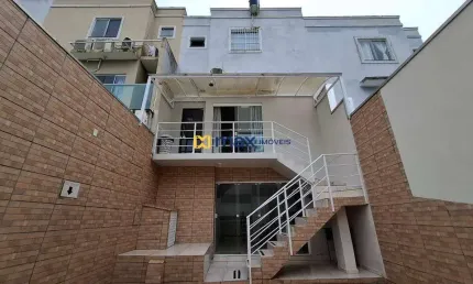 Excelente casa geminada semi mobiliada com 2 suítes à venda no bairro Fazendinha em Itajaí