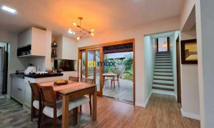 Excelente casa semi mobiliada à venda com 2 quartos sendo 1 suíte no bairro Fazenda em Itajaí