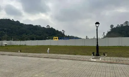 Terreno com 231 m² à venda no bairro Rio do Meio em Itajaí