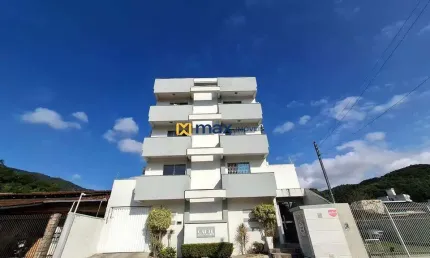 Cobertura semi mobiliada com 3 quartos (1 suíte) à venda no bairro Ressacada em Itajaí