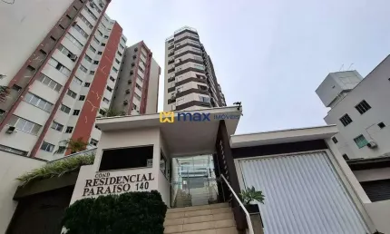 Excelente apartamento amplo semi mobiliado com 3 quartos (1 suíte) no bairro centro em itajaí