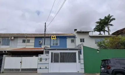 Amplo sobrado semi mobiliado com 3 quartos (2 suítes) à venda no bairro são vicente em itajaí