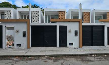 Casa Duplex- 3 suítes em Pitangueiras- Lauro de Freitas